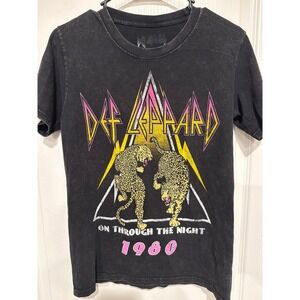 Def Leppard On Through The Night 1980 Graphic T-Shirt Faded Black Small